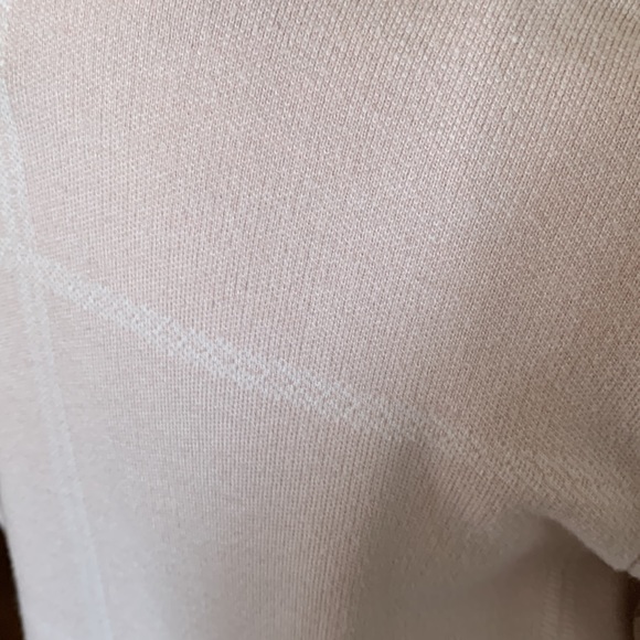 Pastel pink with white squares sweater and loose cowl for winter time! - Picture 4 of 6